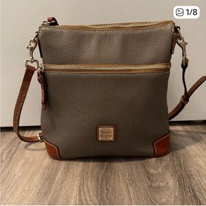 EUC 🌺 DOONEY & BOURKE 🌺 Gray and Tan (Elephant) Pebbled Leather Crossbody Bag